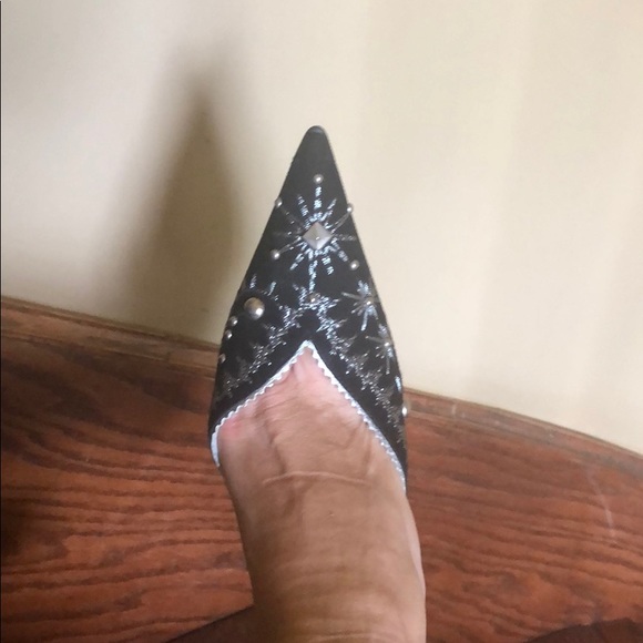 Donald J Pliner Couture black/silver hardware heel